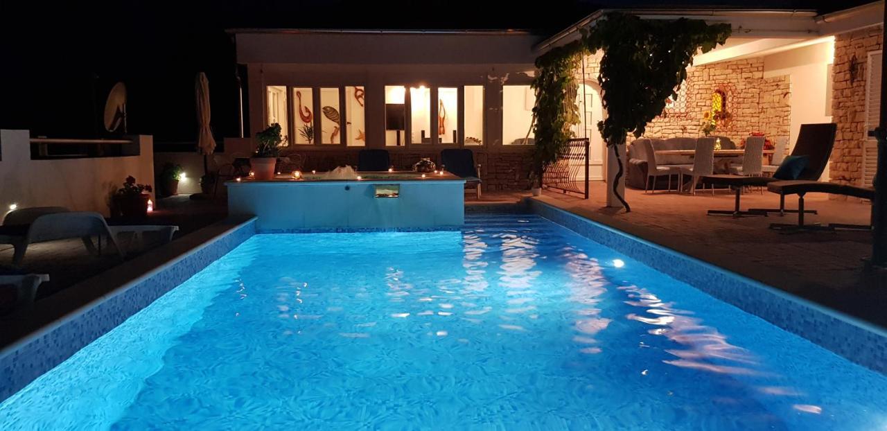 Villa Lucia With Private Pool And A Whirlpool Vis Exterior photo