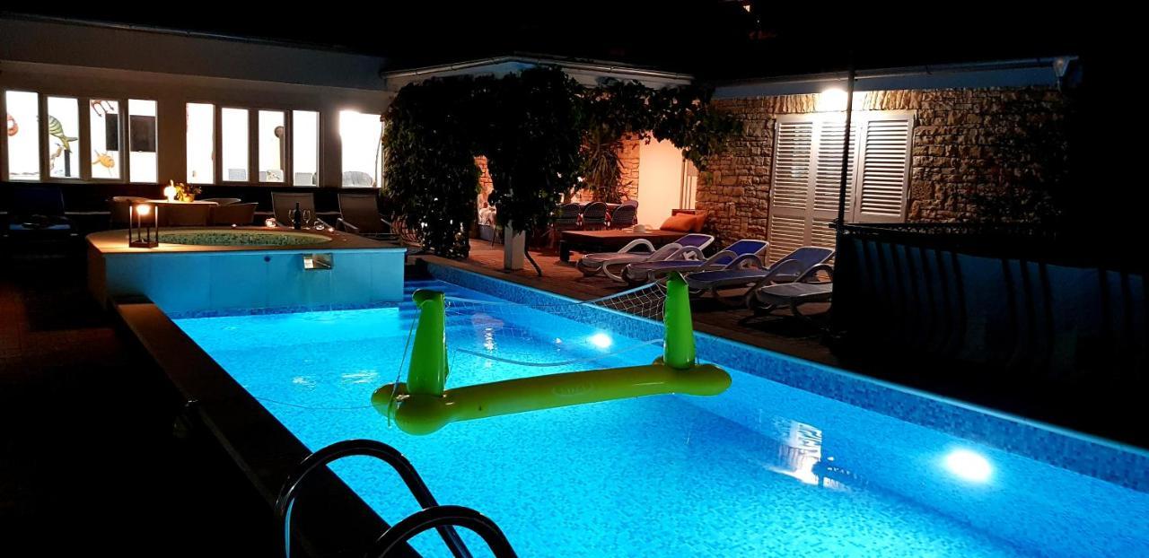 Villa Lucia With Private Pool And A Whirlpool Vis Exterior photo