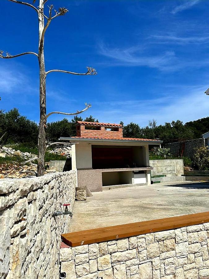 Villa Lucia With Private Pool And A Whirlpool Vis Exterior photo